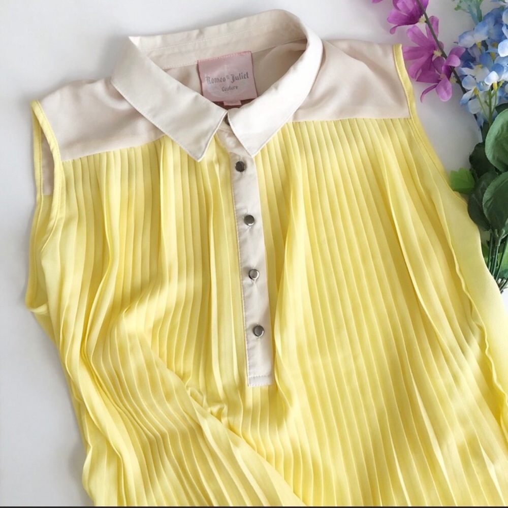 Romeo + Juliet Couture Yellow Sleeveless Blouse